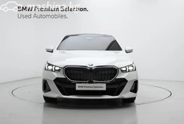 BMW 5 серии VIII (G60/G61/G68) 550e xDrive 3.0hyb AT 4WD