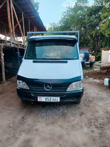 Mercedes-Benz Бортовой (4х2)