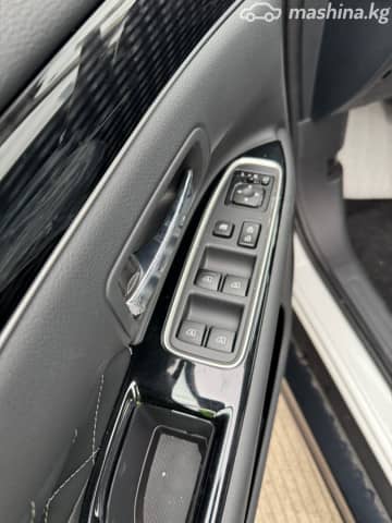 Mitsubishi Outlander IV 2.5 CVT 4WD