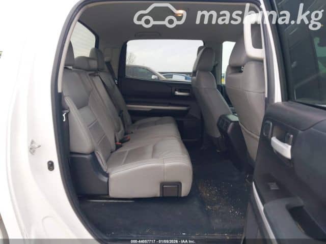 Toyota Tundra II Рестайлинг CrewMax 5.7 AT 4WD