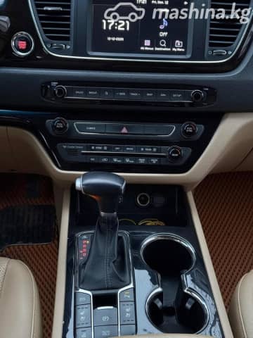 Kia Carnival III 2.2d AT