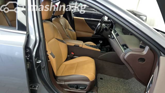 Lexus ES VII 300h 2.5hyb CVT