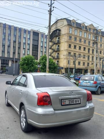 Toyota Avensis II 1.8 MT