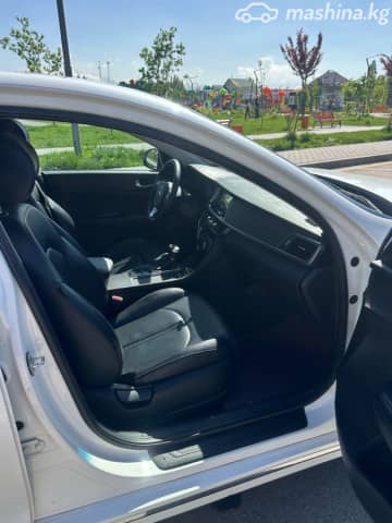 Kia K5 II 2.0 AT