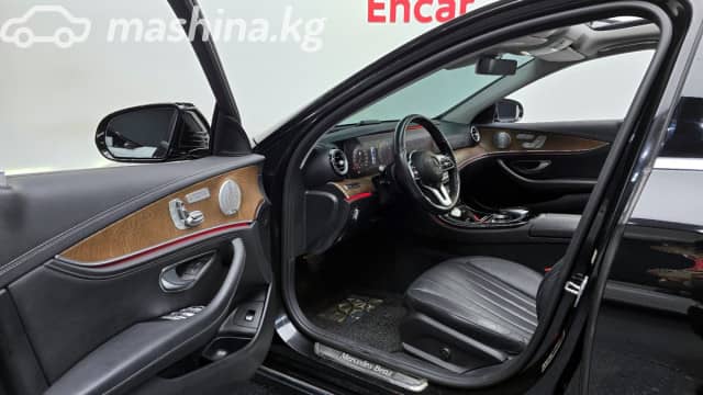 Mercedes-Benz E-Класс V (W213, S213, C238) 300 2.0 AT 4WD