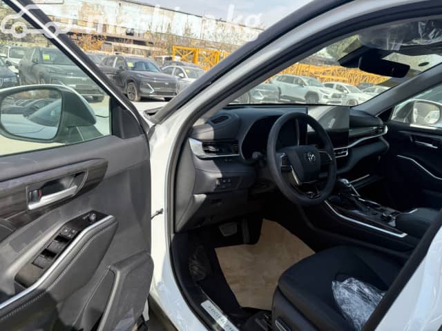 Toyota Highlander IV (U70) 2.0 AT 4WD