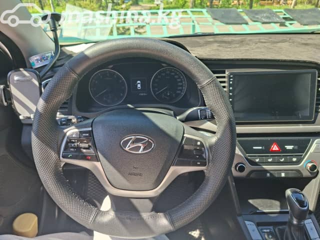 Hyundai Avante VI 1.6 AT