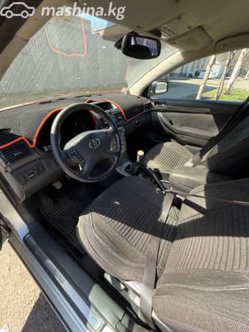Toyota Avensis II 2.2d MT