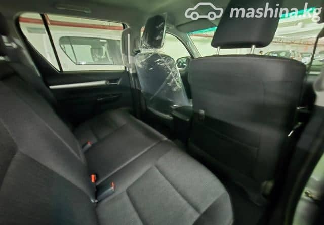 Toyota Hilux VIII Рестайлинг 2.4d AT 4WD
