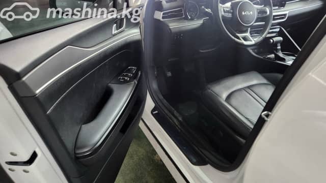 Kia K5 III LPi 2.0 AT
