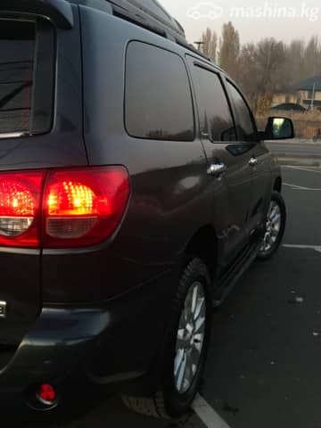 Toyota Sequoia II 5.7 AT 4WD