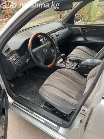 Mercedes-Benz E-Класс II (W210, S210) Рестайлинг 200 2.2d AT