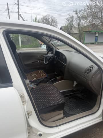 Daewoo Nubira II 1.5 MT