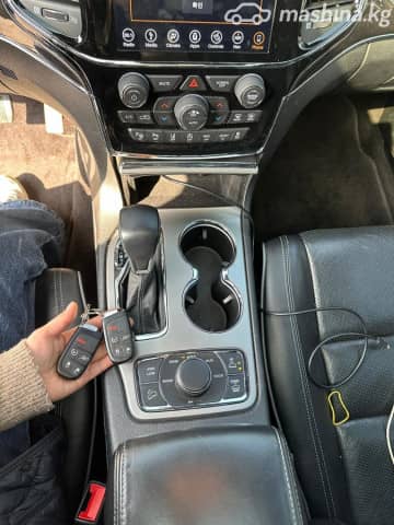 Jeep Grand Cherokee IV (WK2) Рестайлинг 3.6 AT 4WD