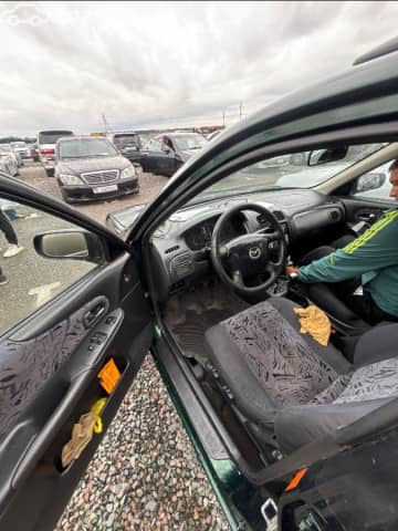 Mazda 323 VI (BJ) 1.8 MT