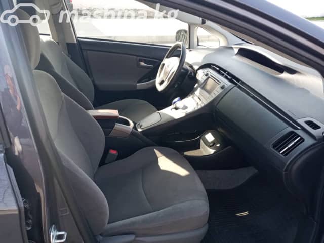 Toyota Prius III Рестайлинг (XW30) 1.8hyb AT