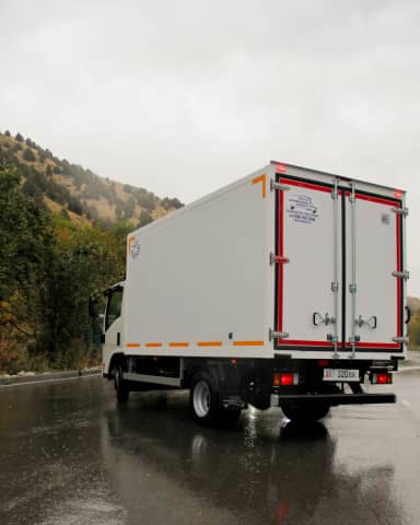 Isuzu NMR77 H