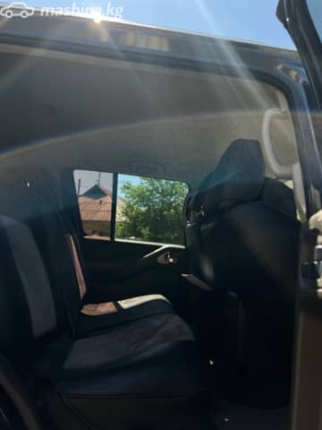 Nissan Pathfinder III 4.0 AT 4WD