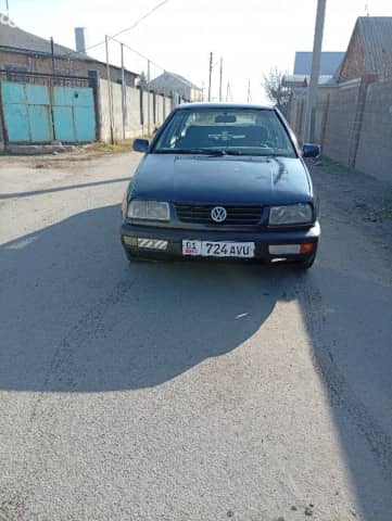 Volkswagen Vento 1.8 MT