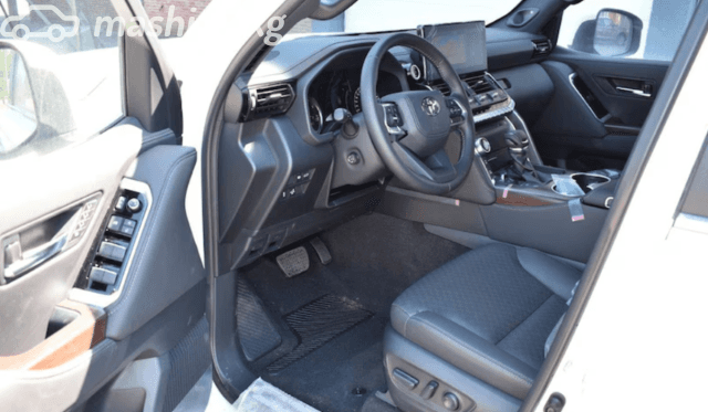 Toyota Land Cruiser 300 Series 3.5 AT 4WD