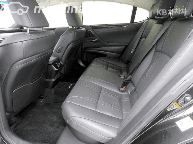 Lexus ES VII 300h 2.5hyb CVT