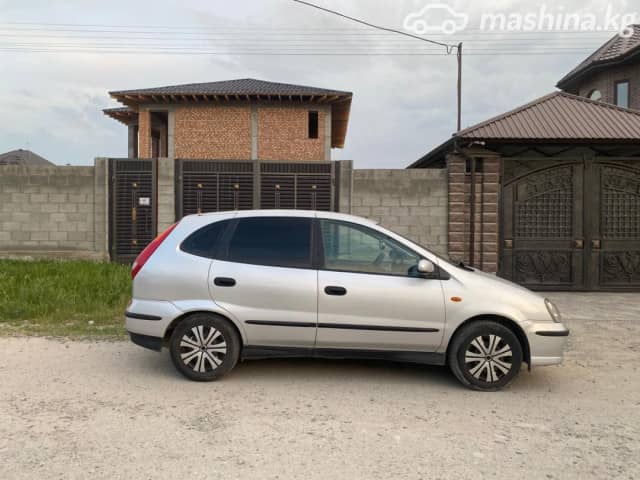 Nissan Almera Tino 1.8 MT