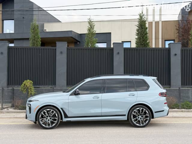 BMW X7 I (G07) Рестайлинг M60i 4.4 AT 4WD