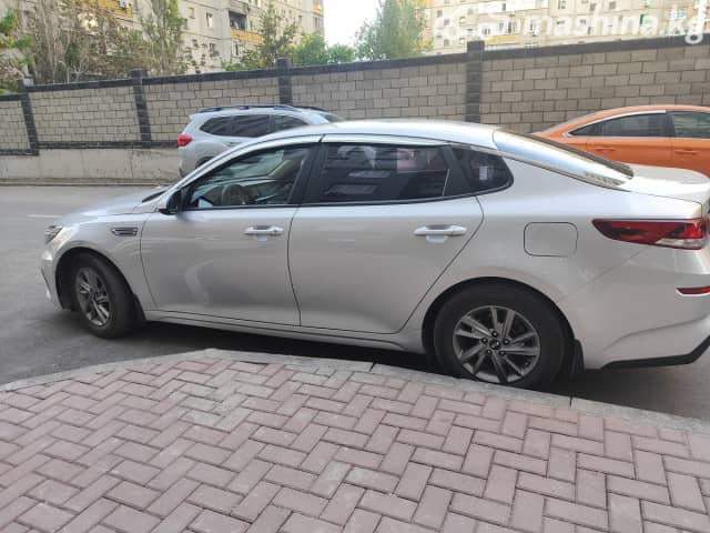 Kia K5 II 2.0 AT