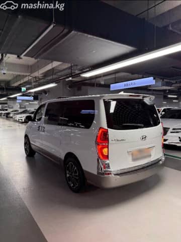 Hyundai Starex (H-1) II Рестайлинг 2 2.5d AT 4WD