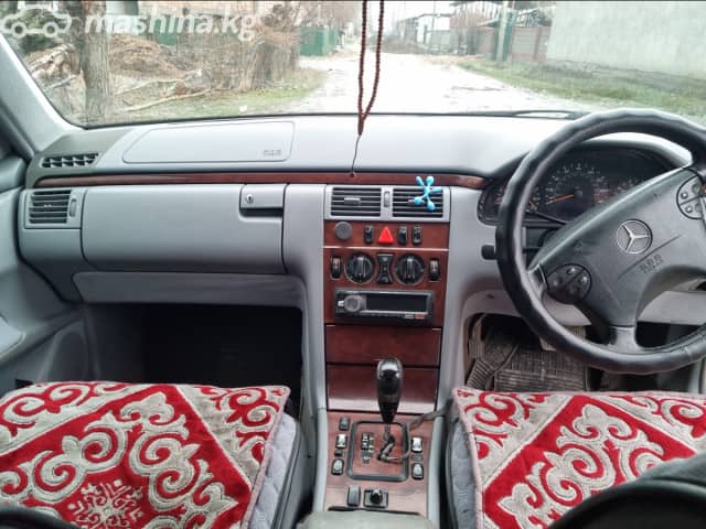 Mercedes-Benz E-Класс II (W210, S210) Рестайлинг 240 2.4 AT