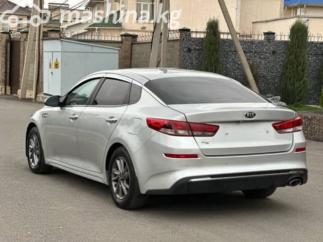 Kia K5 II 2.0 AT