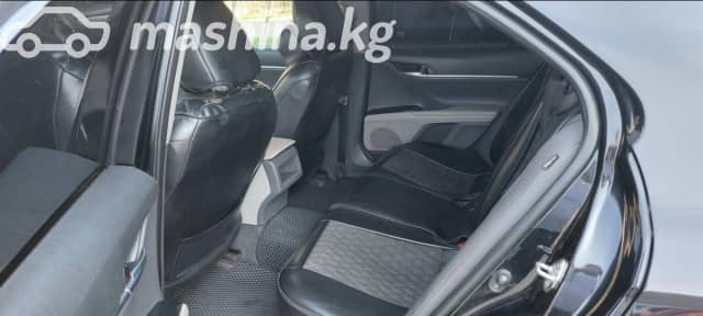 Toyota Camry VIII (XV70) 2.5 AT