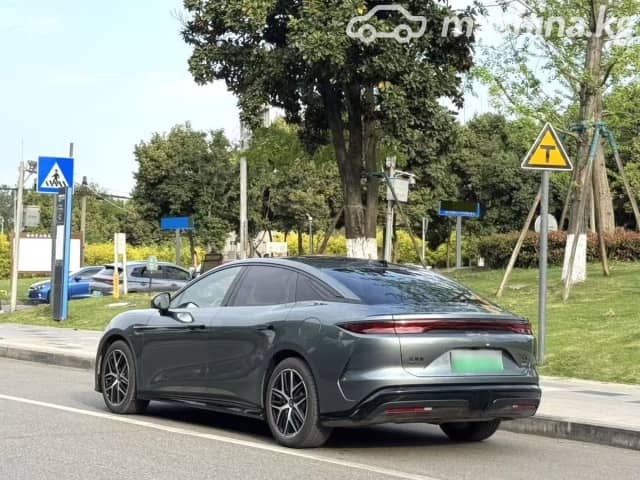 BYD Han L DM-p 1.5hyb AT 4WD