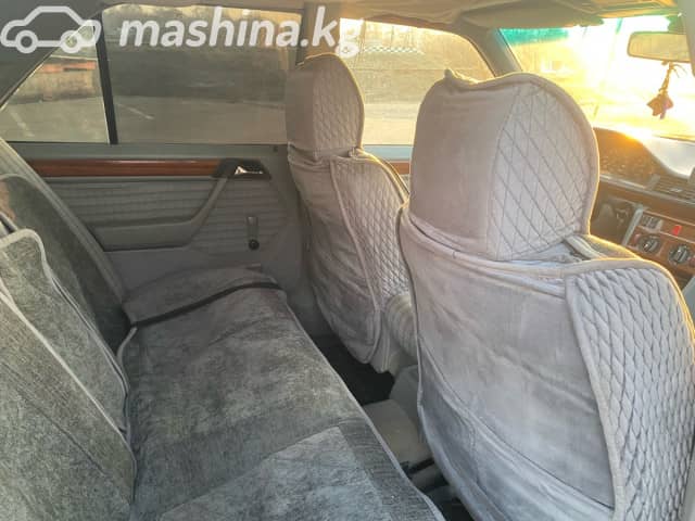 Mercedes-Benz W124 200 2.0 MT