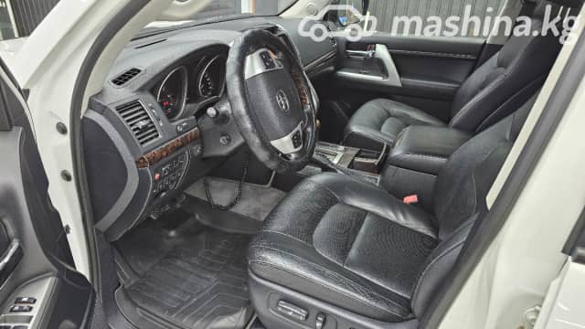 Toyota Land Cruiser 200 Series Рестайлинг 1 4.6 AT 4WD