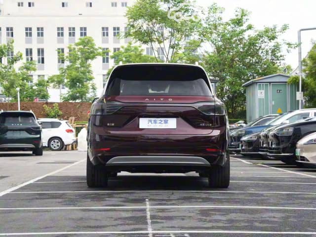 Aito M9 1.5hyb AT 4WD