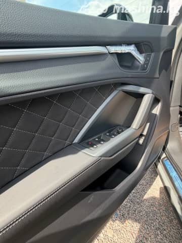 Audi Q3 II (F3) 40 TFSI 2.0 AT 4WD