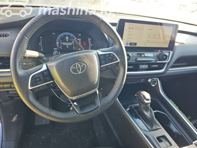 Toyota Grand Highlander 2.4 AT 4WD