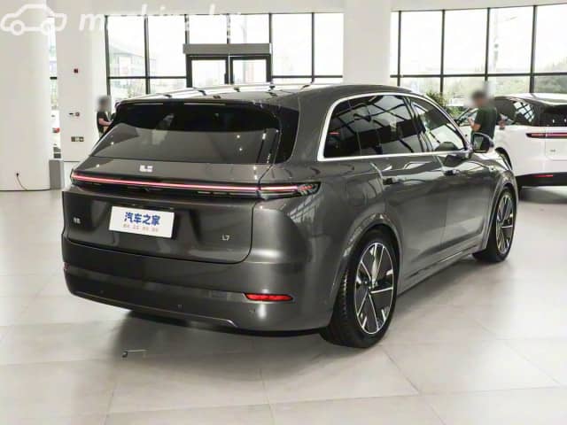 LiXiang L7 Рестайлинг 1.5hyb AT 4WD