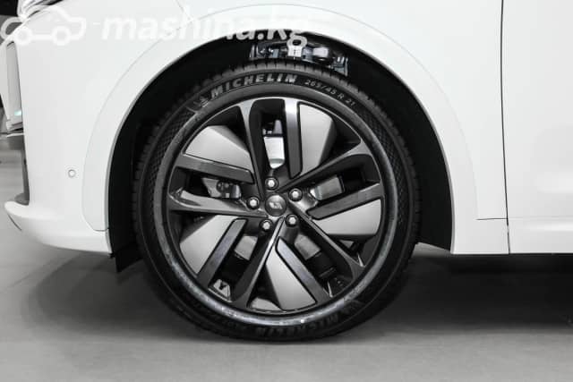 LiXiang L7 Рестайлинг 1.5hyb AT 4WD