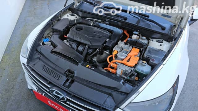 Hyundai Sonata VIII (DN8) 2.0hyb AT