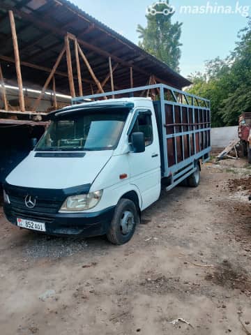 Mercedes-Benz Бортовой (4х2)