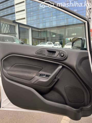 Ford Fiesta Mk6 Рестайлинг 1.6 AMT