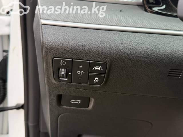 Kia K5 III LPi 2.0 AT