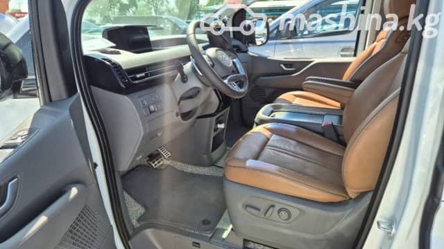 Hyundai Staria 3.5 AT