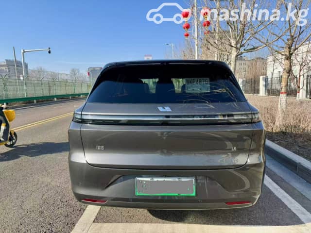 LiXiang L6 1.5hyb AT 4WD
