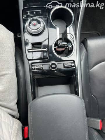 Kia K5 III 2.0hyb AT