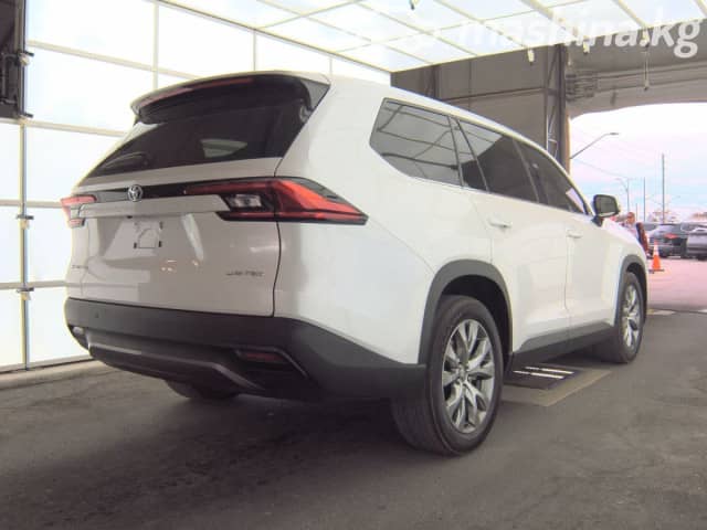 Toyota Grand Highlander 2.5hyb CVT 4WD