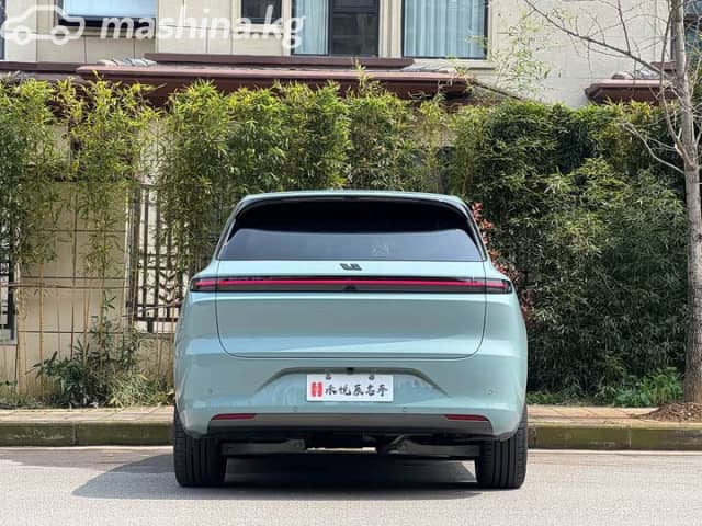 LiXiang L6 1.5hyb AT 4WD
