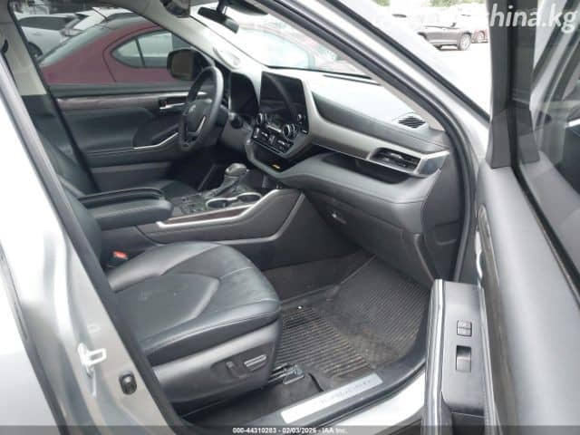 Toyota Highlander IV (U70) 2.5hyb AT 4WD